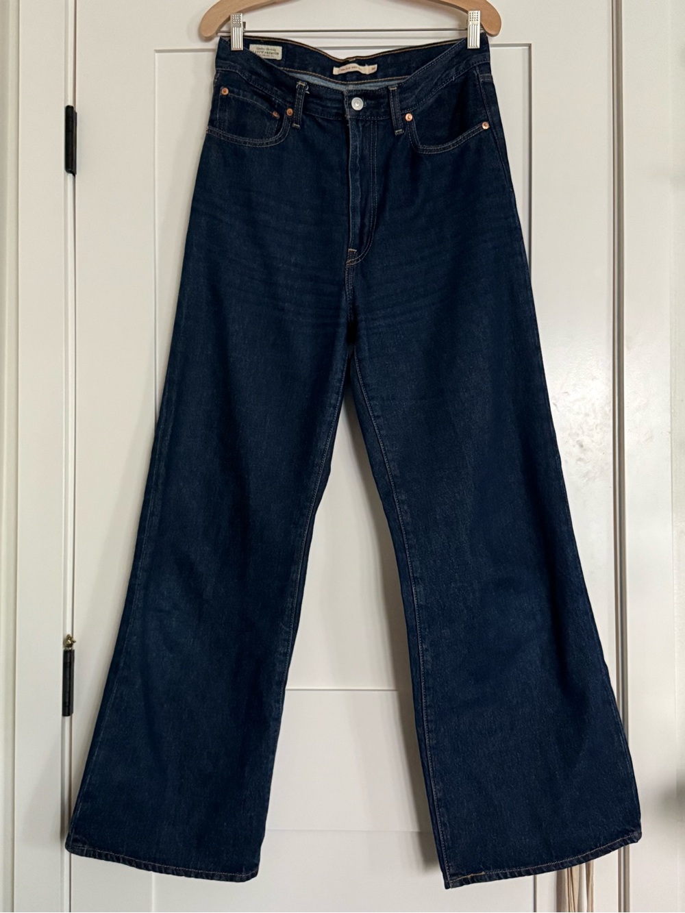 Levi’s Ribcage Wideleg Jean